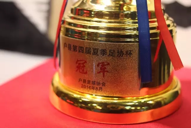 波点艺术的传奇，草间弥生永别